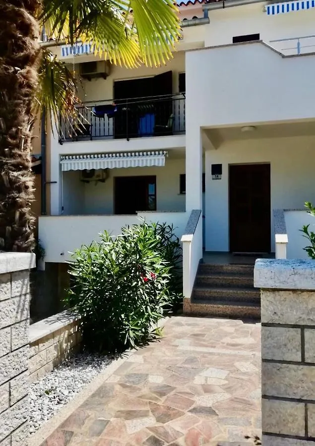 Apartment Mari Funtana