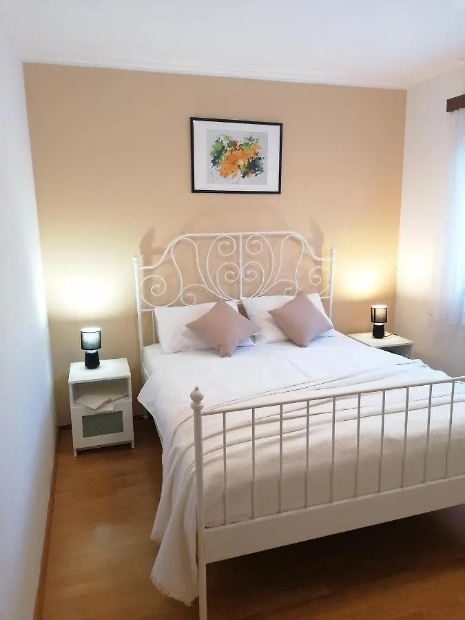 Apartment Mari Funtana